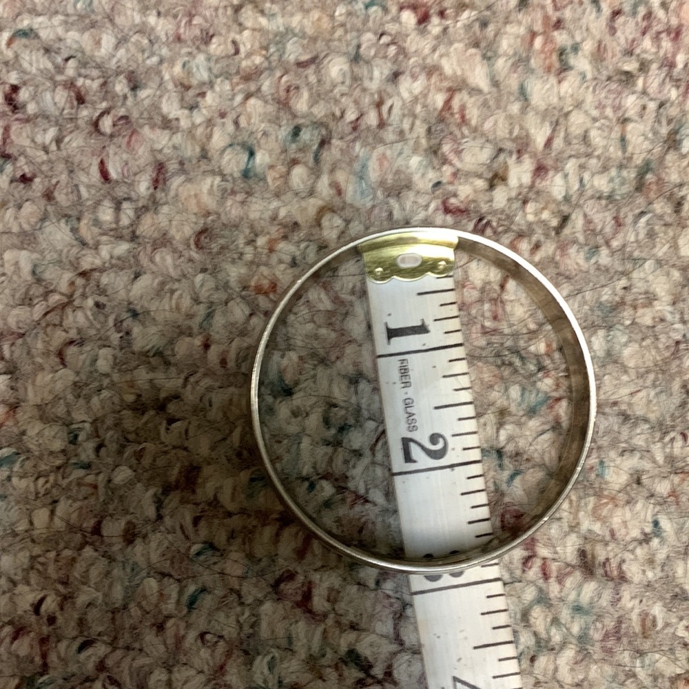 Silver bangle - Picture 2 of 4